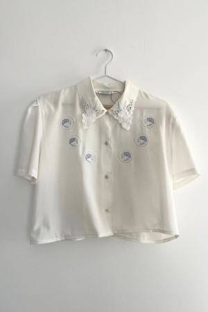 Short-Sleeved white blouse with embroidery