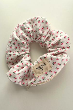 Wintery Tulip Zipper Scrunchie