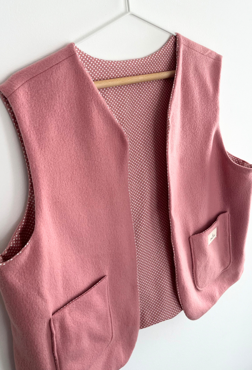 Pink sleeveless vest - Image 2